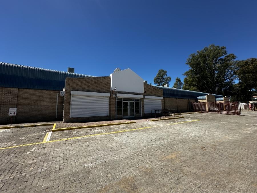 To Let Commercial Property for Rent in Komani Park Eastern Cape